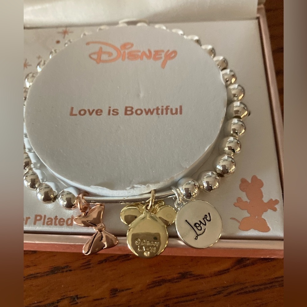 Disney Love is Bowtiful Bracelet Silver plated new never worn